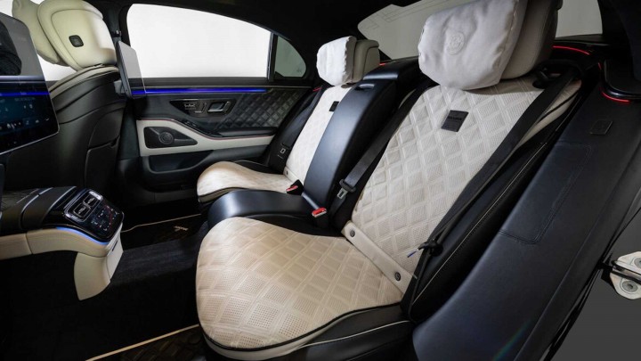 b 7
